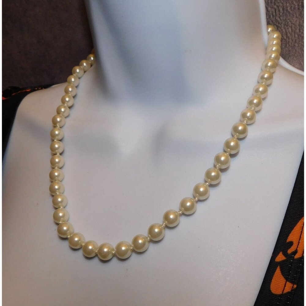 Elegant Classic Faux Pearl Beaded Necklace